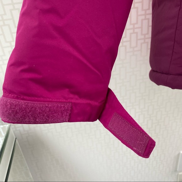 Columbia Girl’s Size Large Hooded Ski Jacket in Fuchsia and Wine - Picture 5 of 11